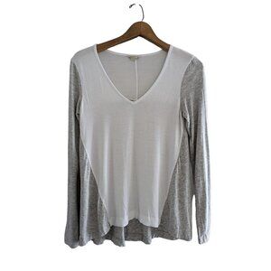 Club Monaco Lightweight V Neck Long Sleeve T-shirt